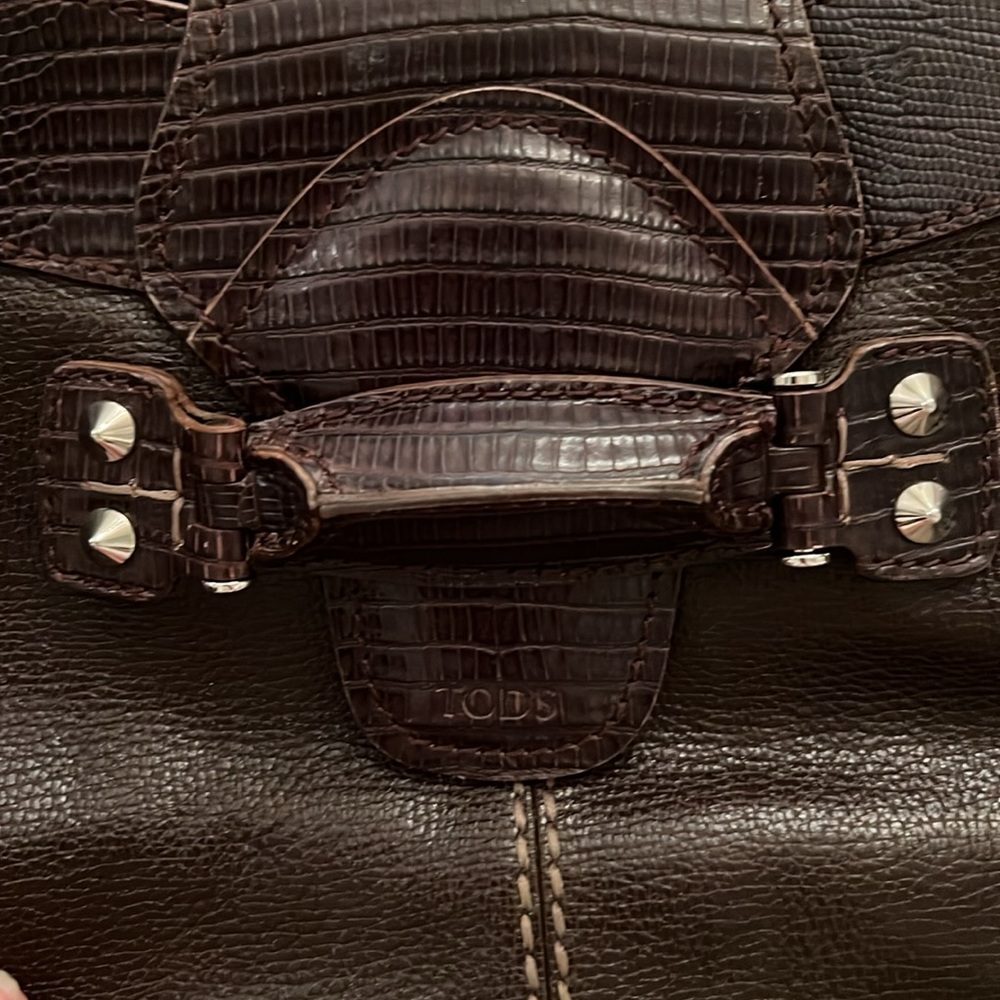 EUC Beautiful Tod’s brown leather handbag - Picture 3 of 6